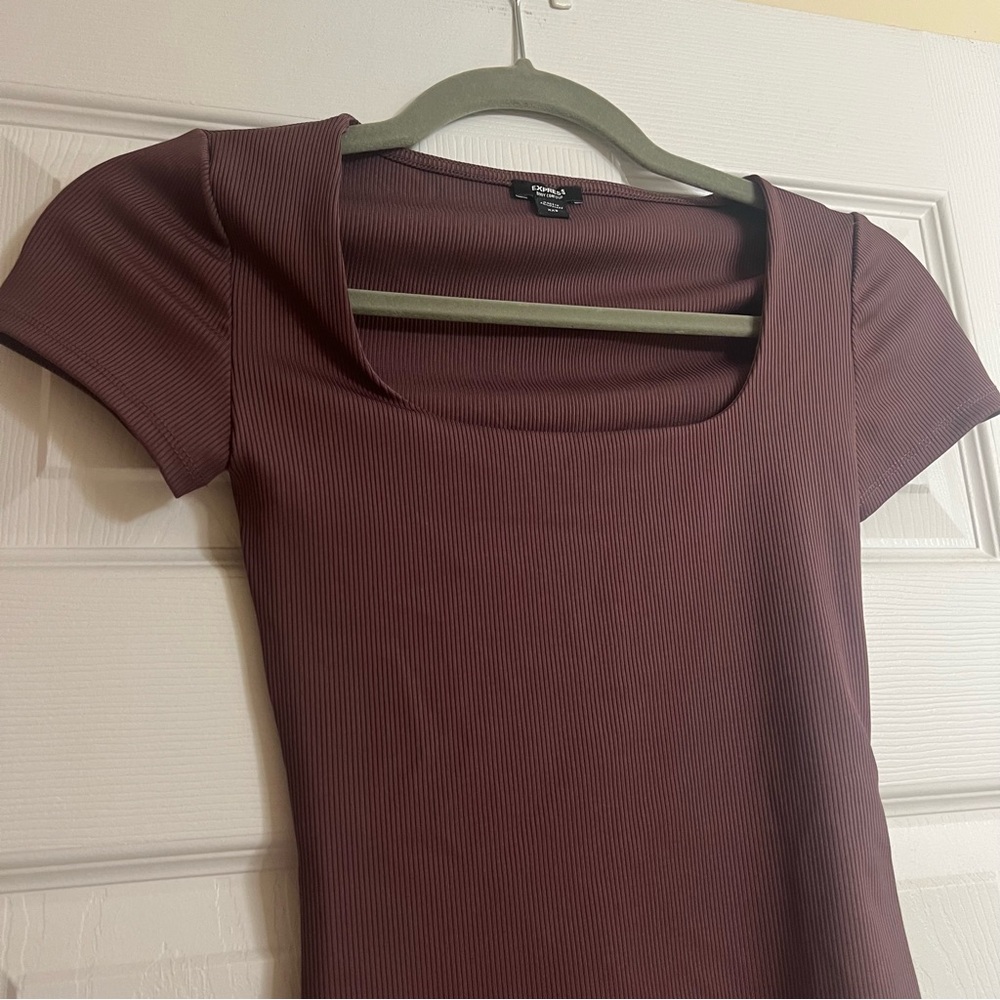 Express Body Contour Ribbed Squareneck Short-Sleeve Bodysuit Maroon